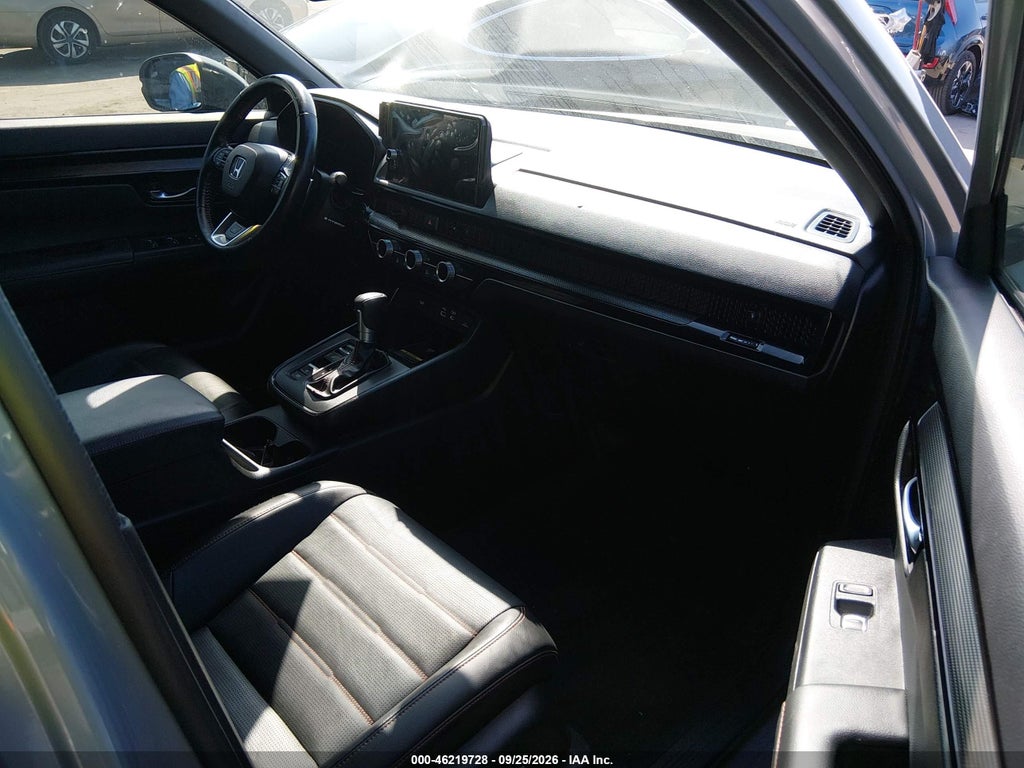 2025 Honda CR-V Hybrid Sport Touring photo 5