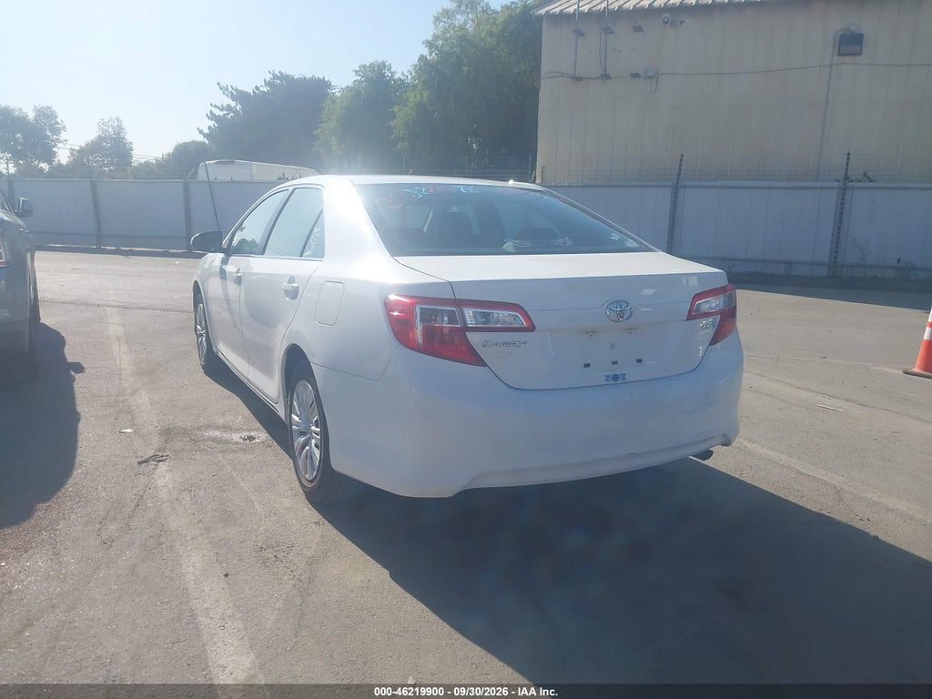 2012 Toyota Camry LE photo 3