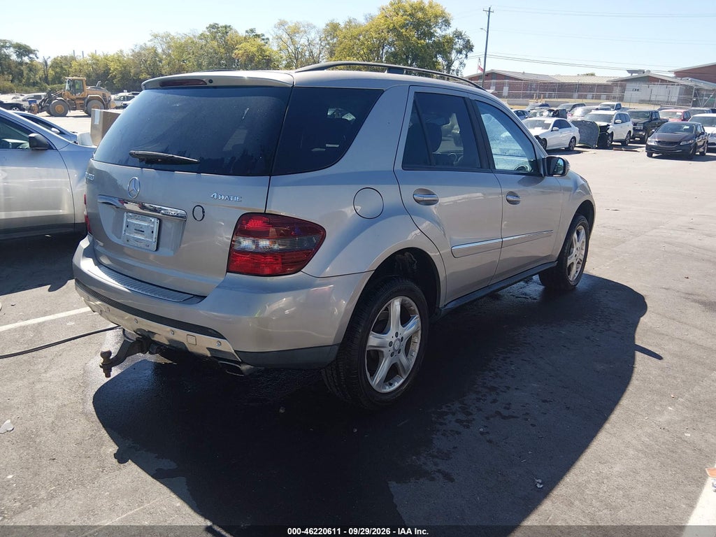 2008 Mercedes-Benz ML 350 4MATIC photo 4
