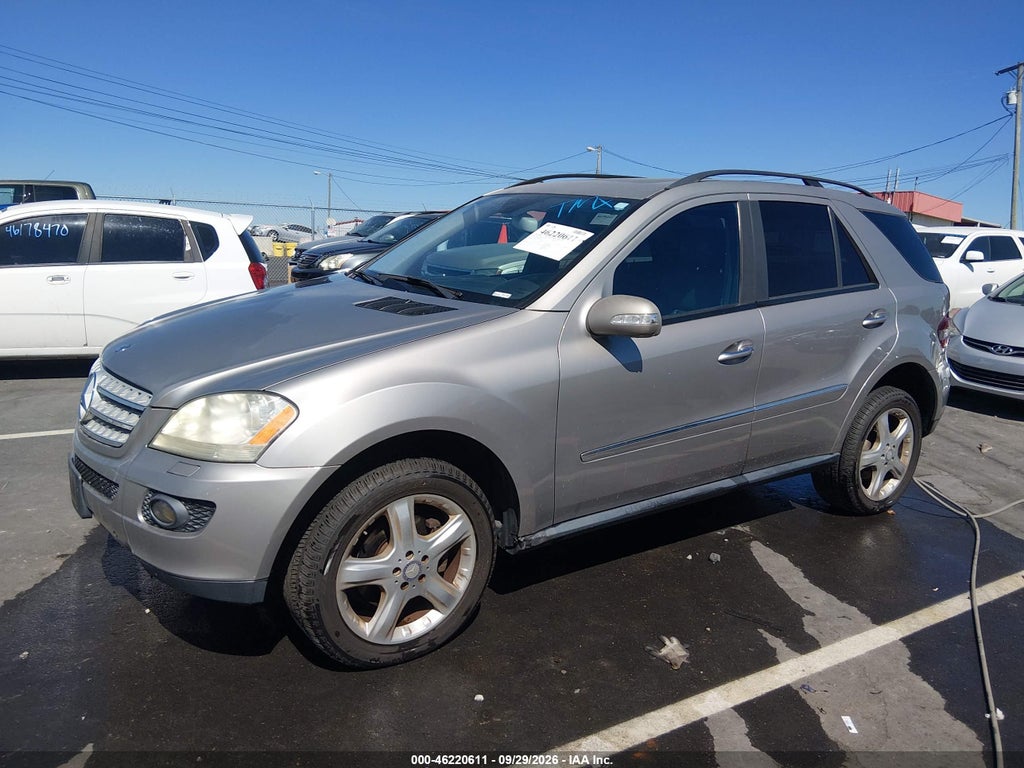 2008 Mercedes-Benz ML 350 4MATIC photo 6