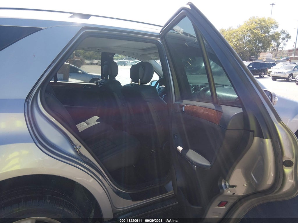 2008 Mercedes-Benz ML 350 4MATIC photo 8