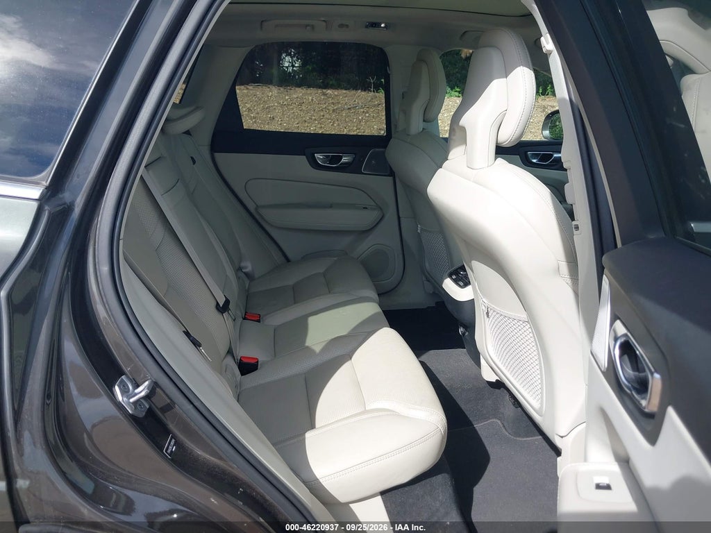 2018 Volvo XC60 T6 Inscription photo 8