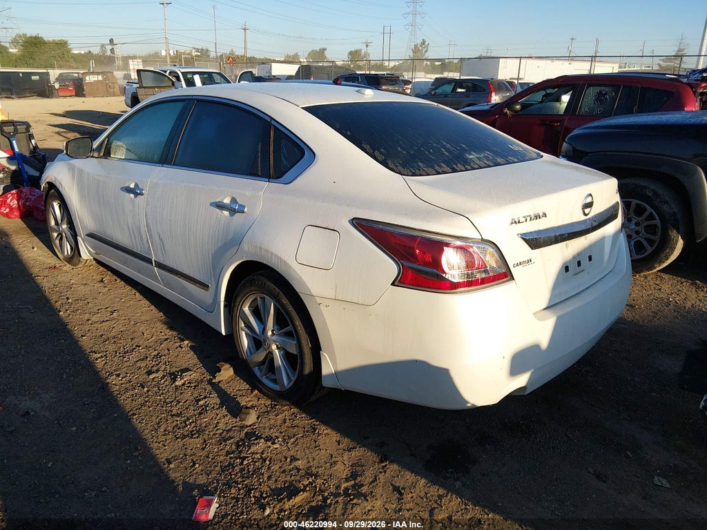 2015 Nissan Altima 2.5 SV photo 3