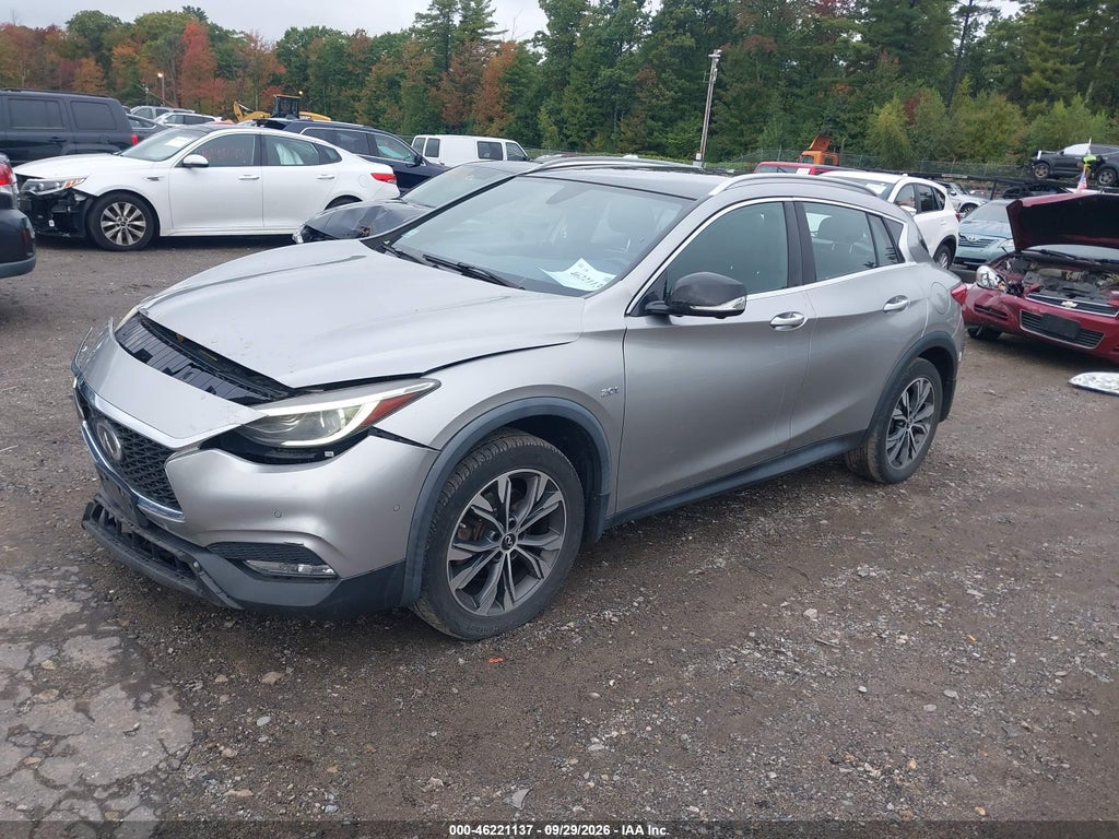 2018 Infiniti QX30 Essential photo 2