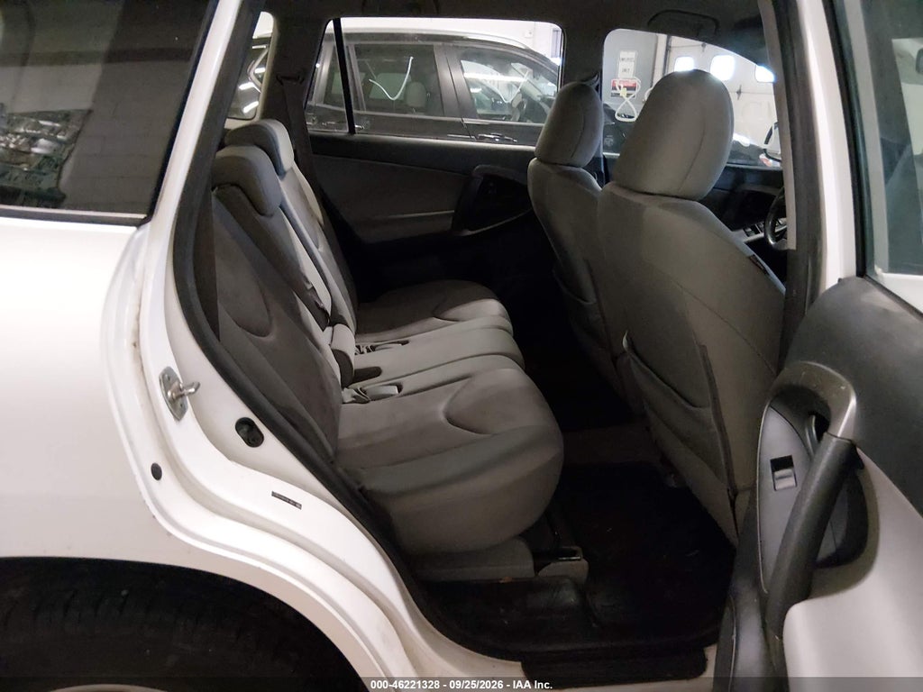 2010 Toyota RAV4 photo 8