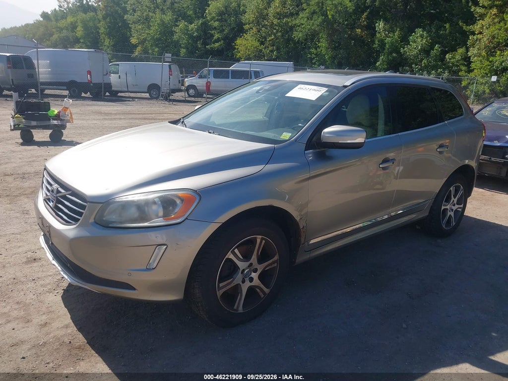 2014 Volvo XC60 T6 Premier Plus photo 2
