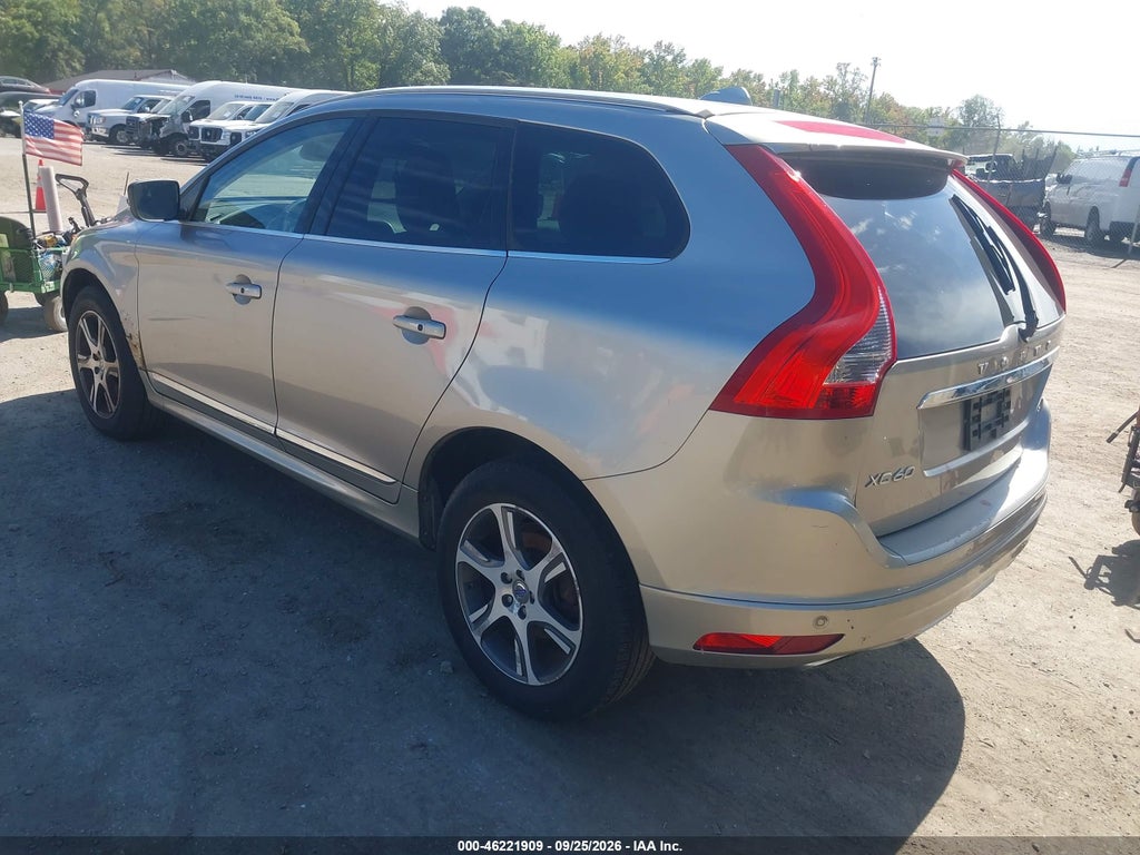 2014 Volvo XC60 T6 Premier Plus photo 3