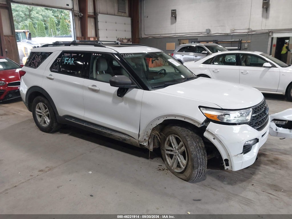 2021 Ford Explorer XLT photo 1