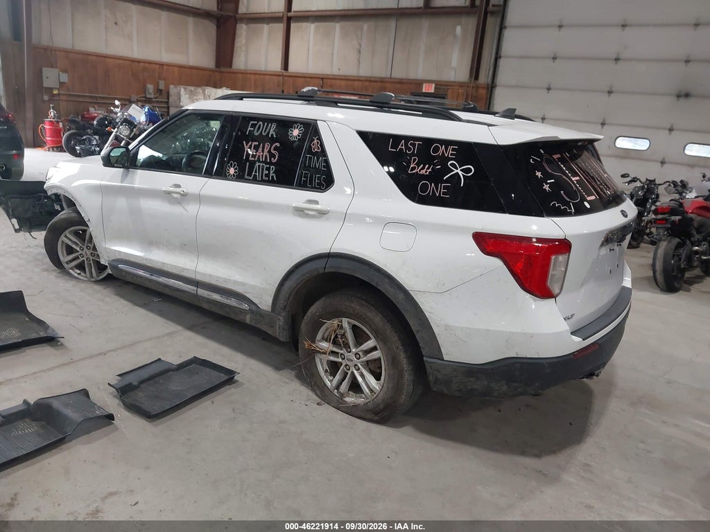 2021 Ford Explorer XLT photo 3
