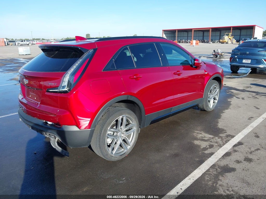 2022 Cadillac XT4 AWD Sport photo 4