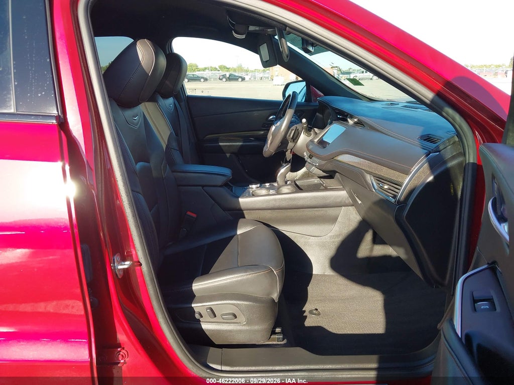 2022 Cadillac XT4 AWD Sport photo 5