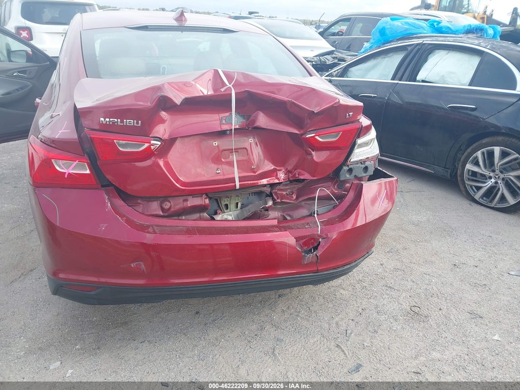 2018 Chevrolet Malibu LT photo 6