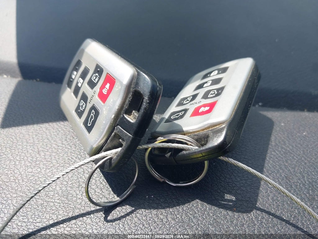 2017 Toyota Sienna XLE 8 Passenger photo 11