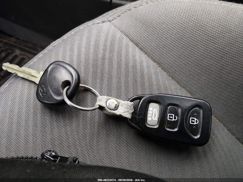 2013 Hyundai Elantra GLS photo 11
