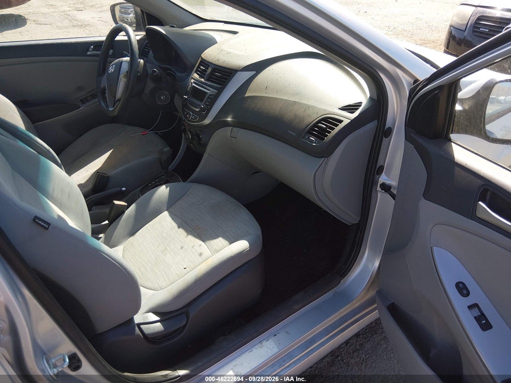 2016 Hyundai Accent SE photo 5