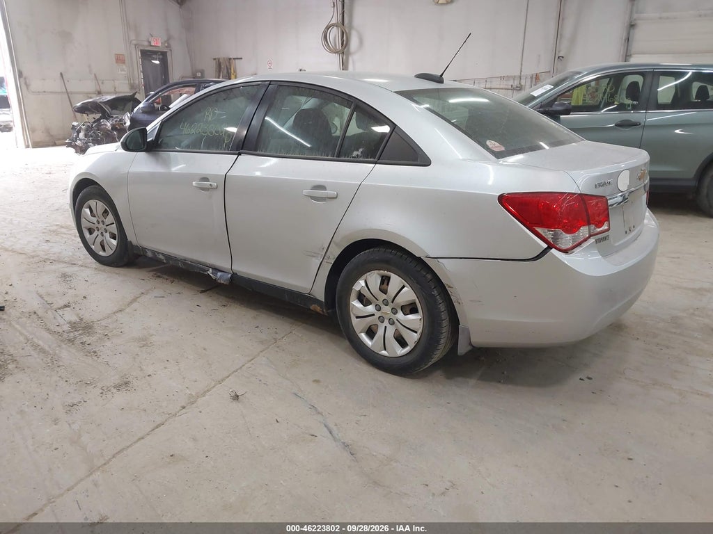2016 Chevrolet Cruze Limited LS Auto photo 3