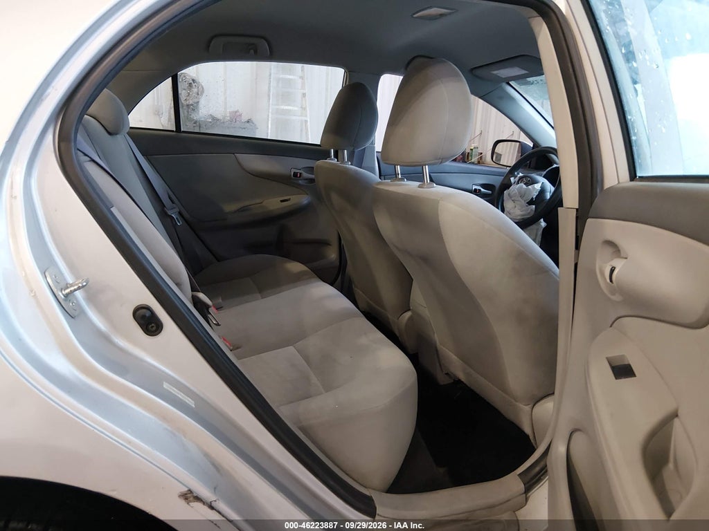 2009 Toyota Corolla LE photo 8