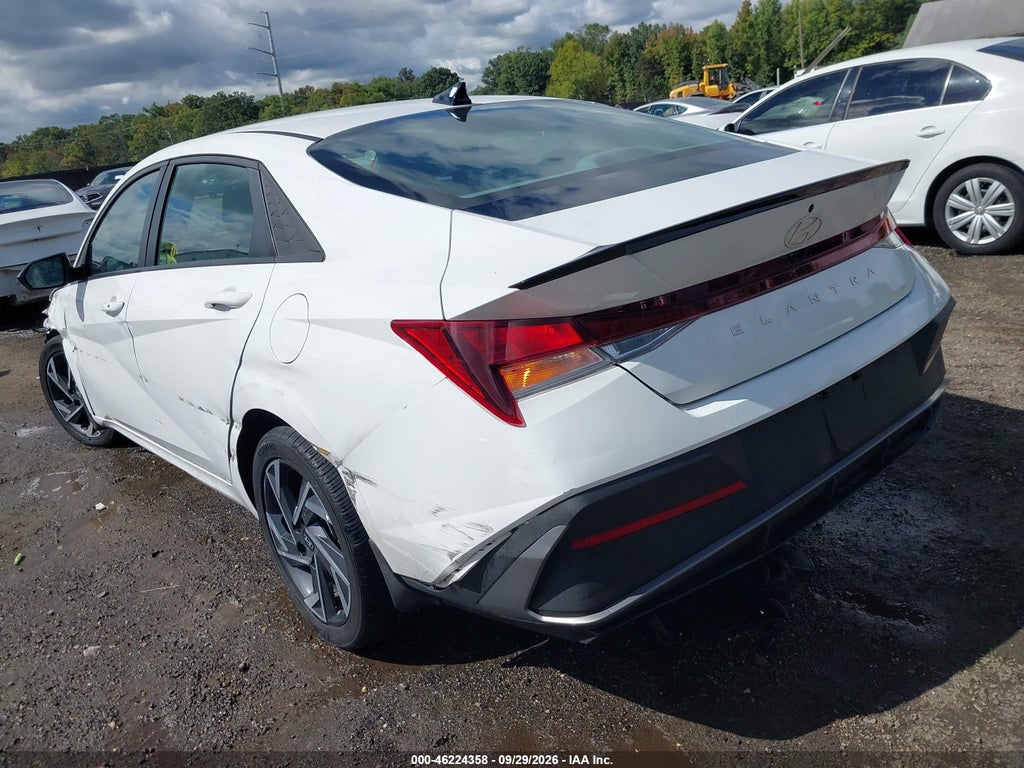 2025 Hyundai Elantra SEL Sport photo 3