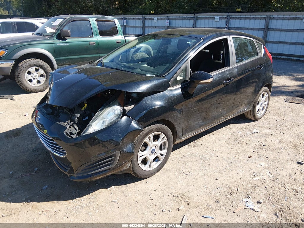 2016 Ford Fiesta SE photo 2