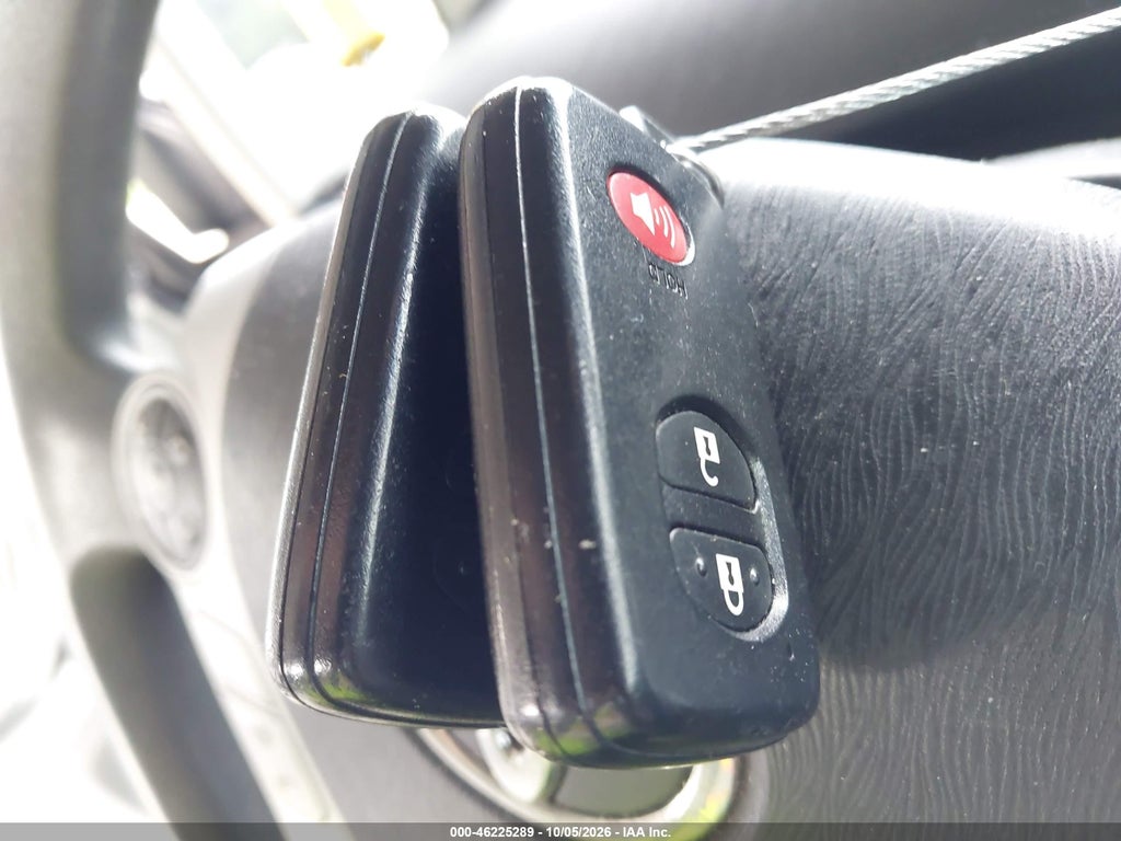 2013 Toyota Prius Three photo 11