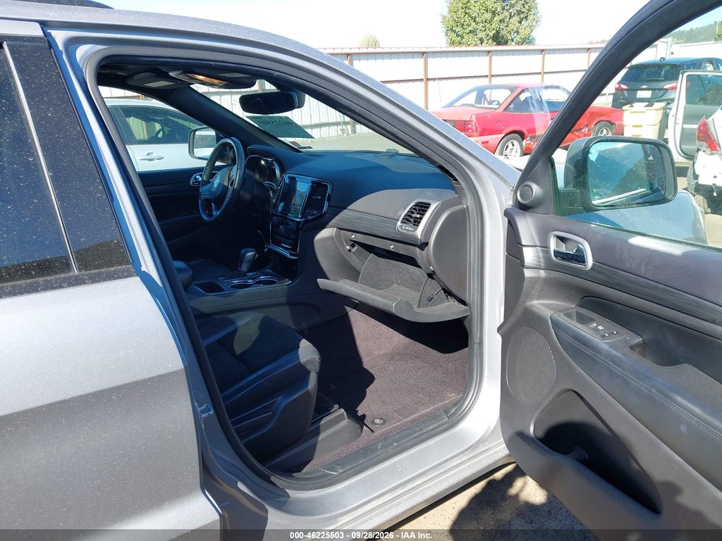 2019 Jeep Grand Cherokee Altitude 4X4 photo 5