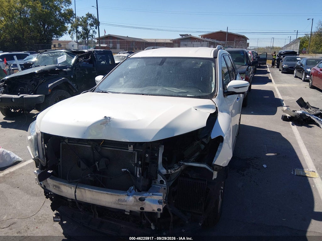 2019 Nissan Pathfinder SL photo 6