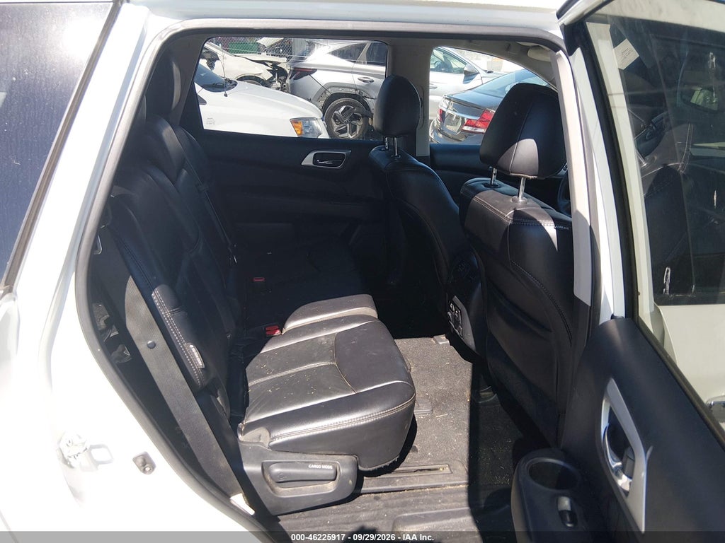 2019 Nissan Pathfinder SL photo 8
