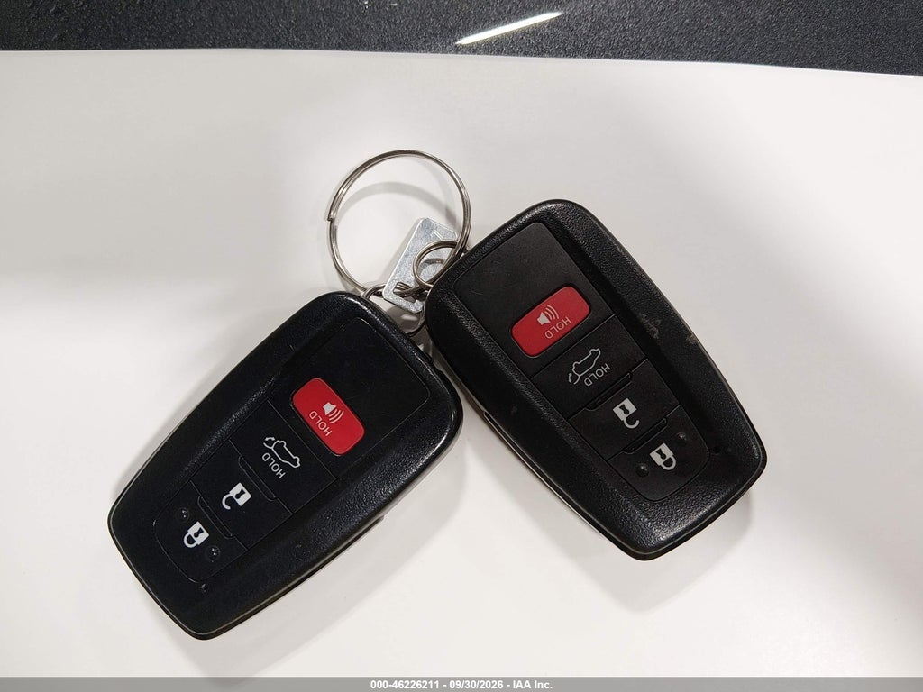 2021 Toyota RAV4 XLE photo 11
