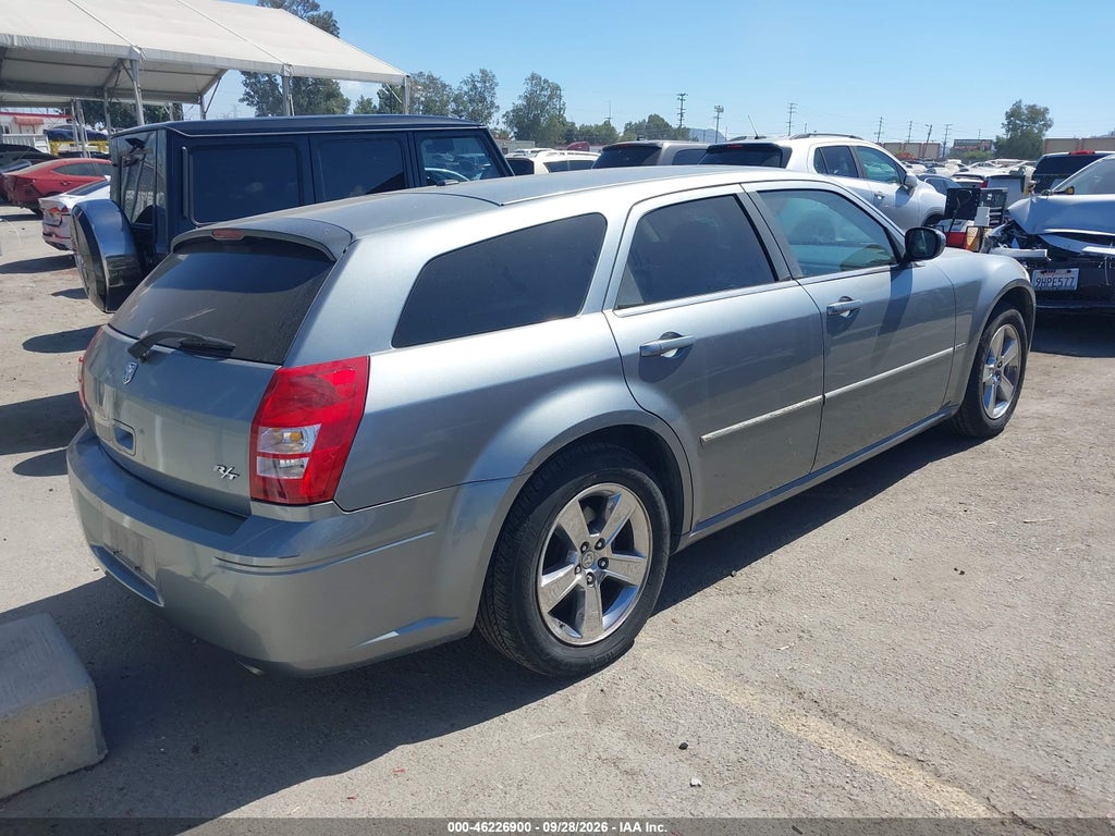 2007 Dodge Magnum RT photo 4