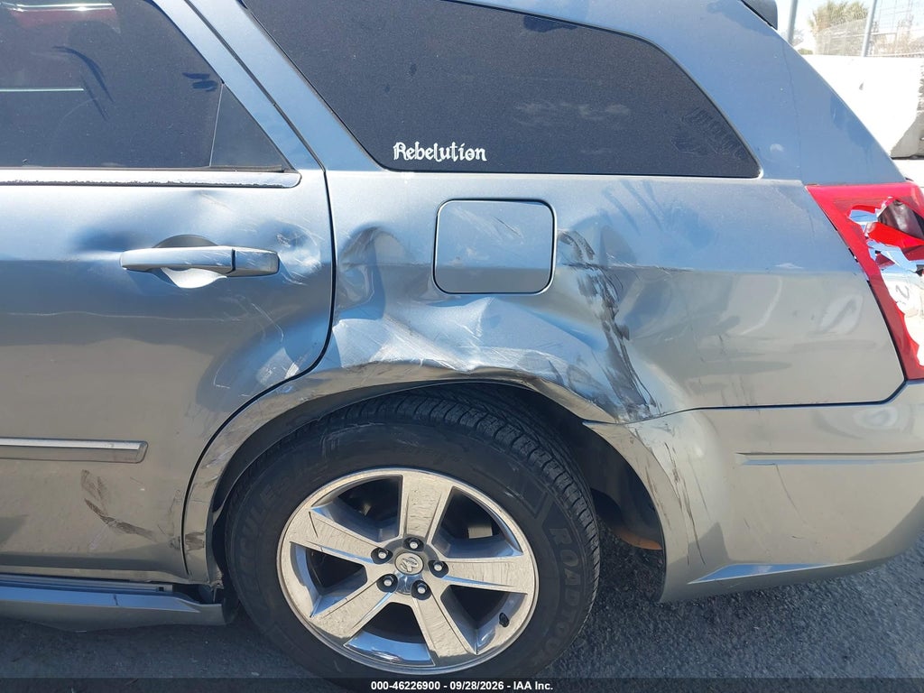2007 Dodge Magnum RT photo 6