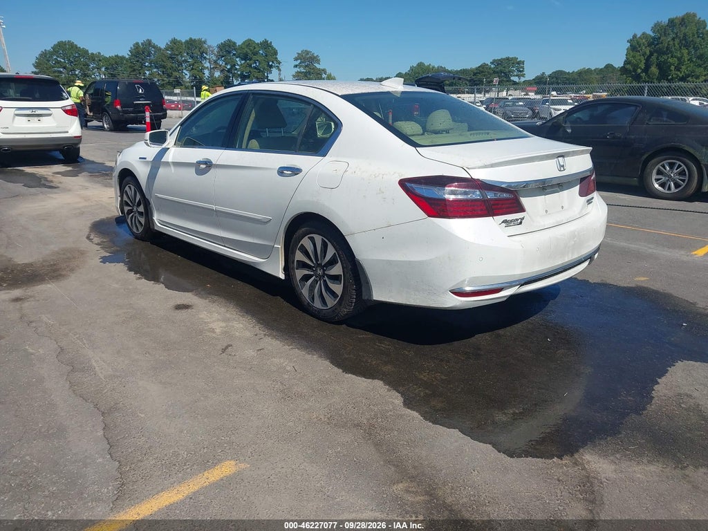 2017 Honda Accord Hybrid Touring photo 3