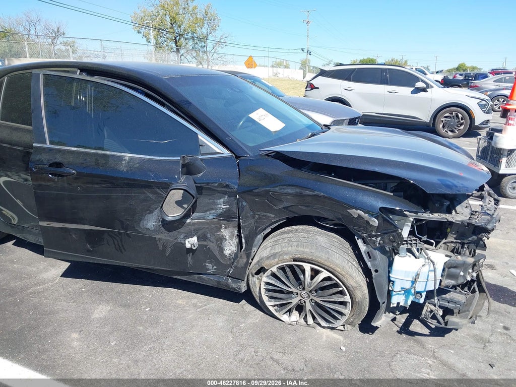 2018 Toyota Camry SE photo 6