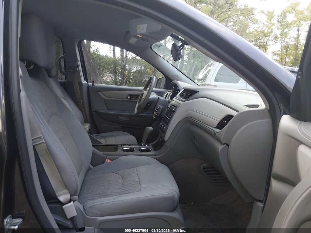2015 Chevrolet Traverse LS photo 5