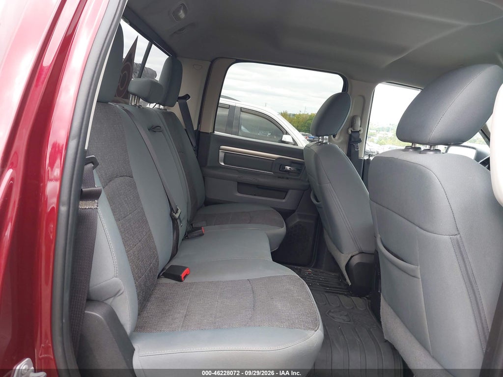 2017 Ram 1500 BIG Horn 4X4 5'7 Box photo 8