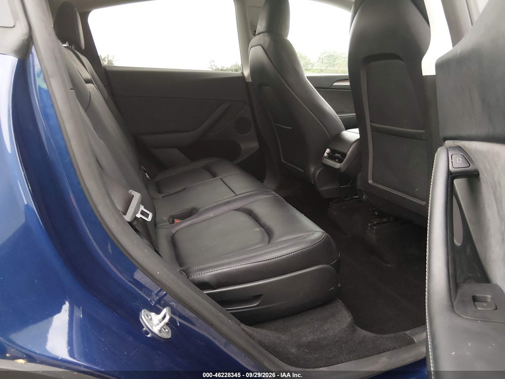 2023 Tesla Model Y AWD/Long Range Dual Motor ALL-Wheel Drive photo 8