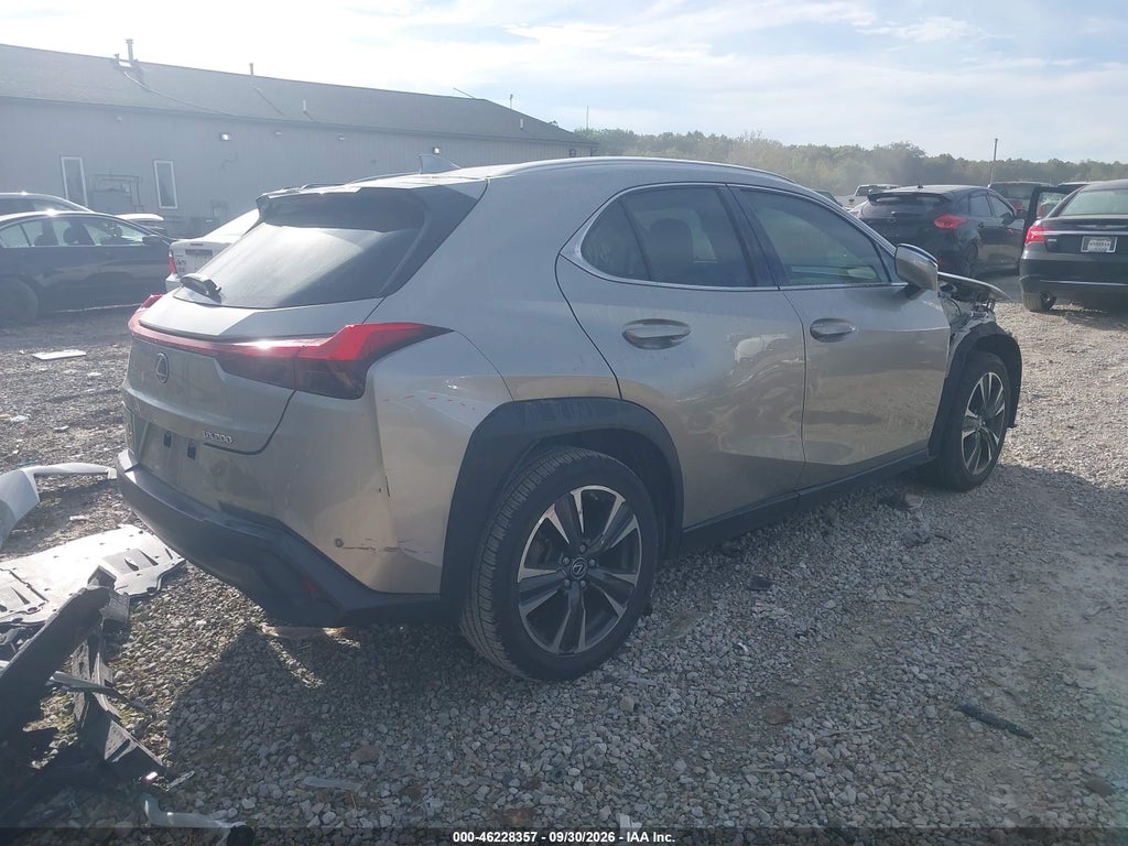 2019 Lexus UX 200 photo 4