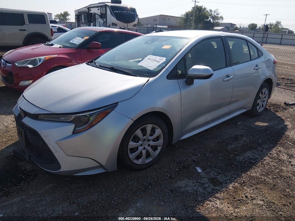 2022 Toyota Corolla LE photo 2