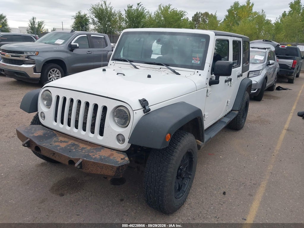2014 Jeep Wrangler Unlimited Sahara photo 2