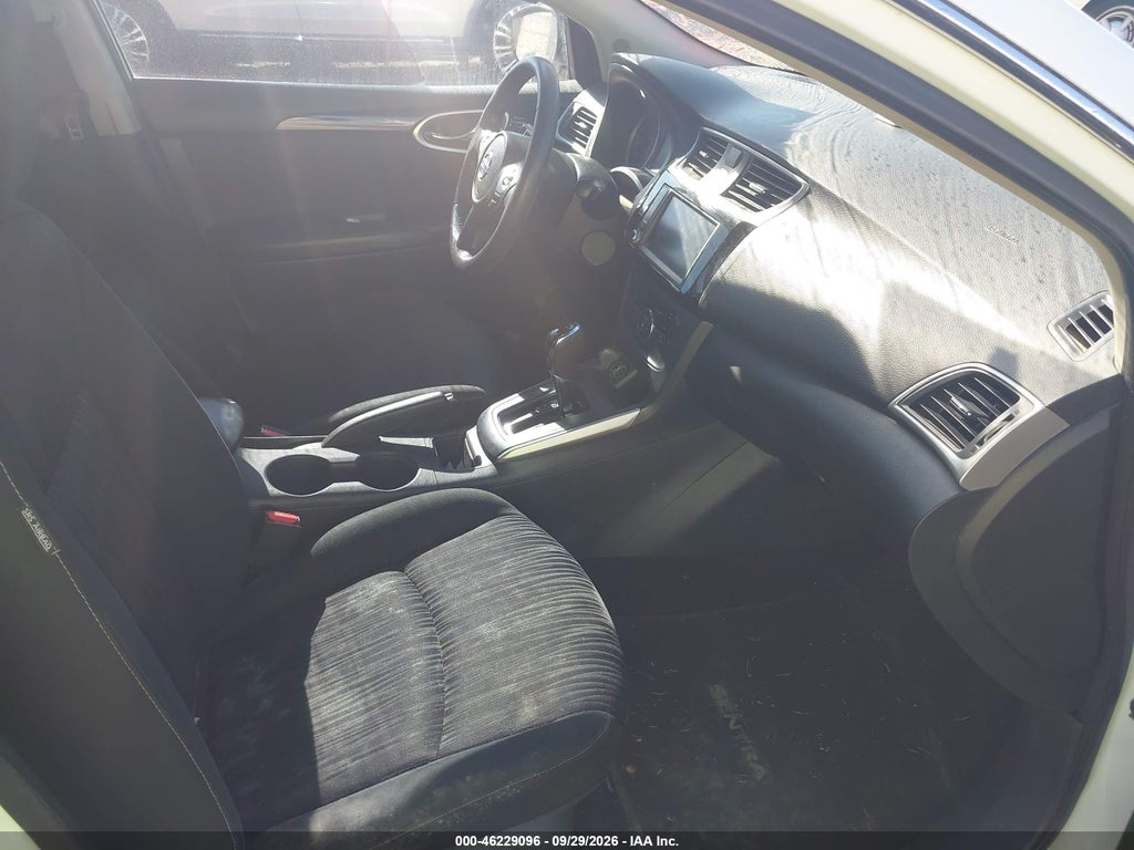 2019 Nissan Sentra SV photo 5