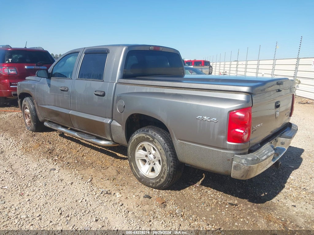 2009 Dodge Dakota SXT photo 3