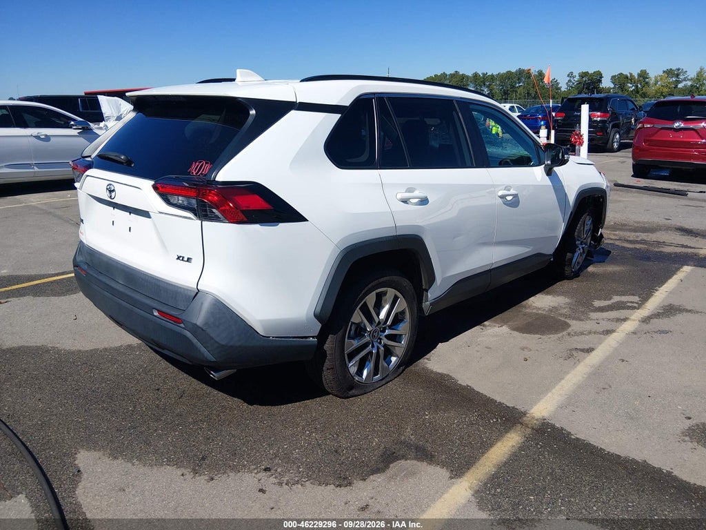 2019 Toyota RAV4 XLE Premium photo 4