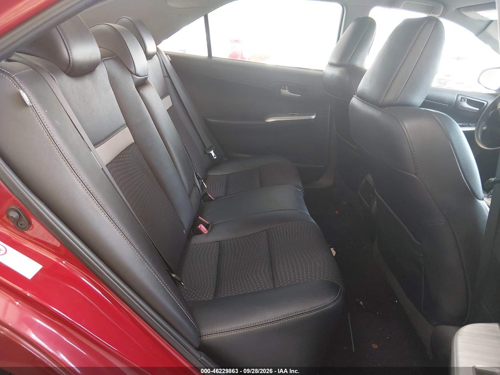 2014 Toyota Camry SE photo 8