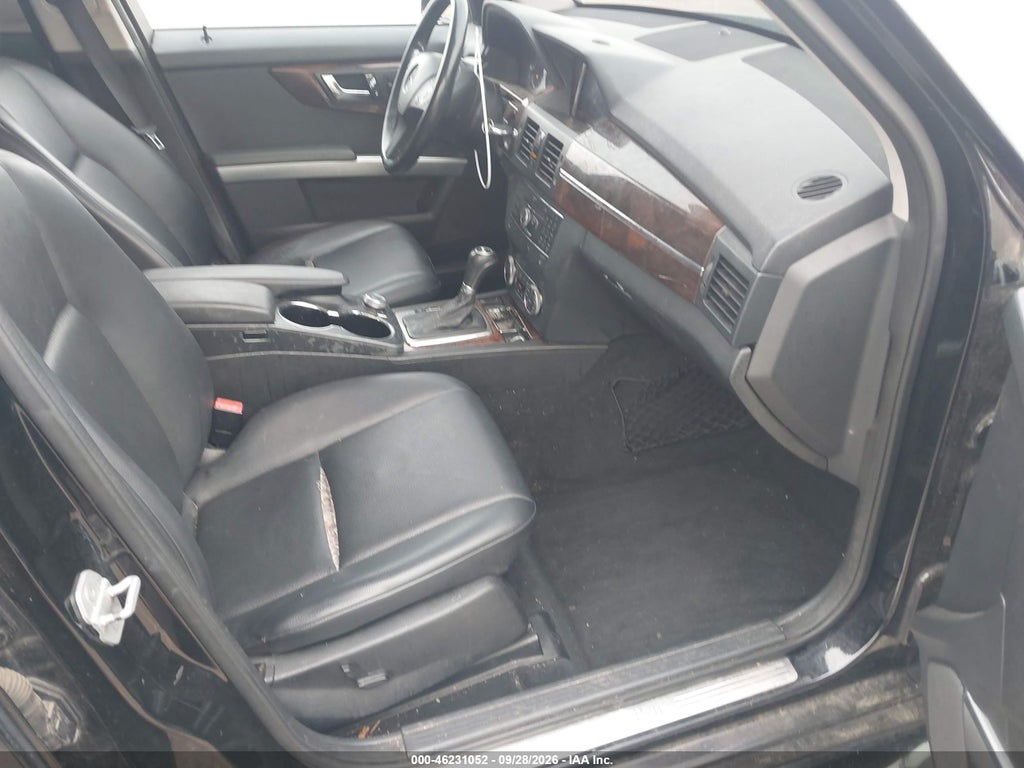 2010 Mercedes-Benz GLK 350 4MATIC photo 5
