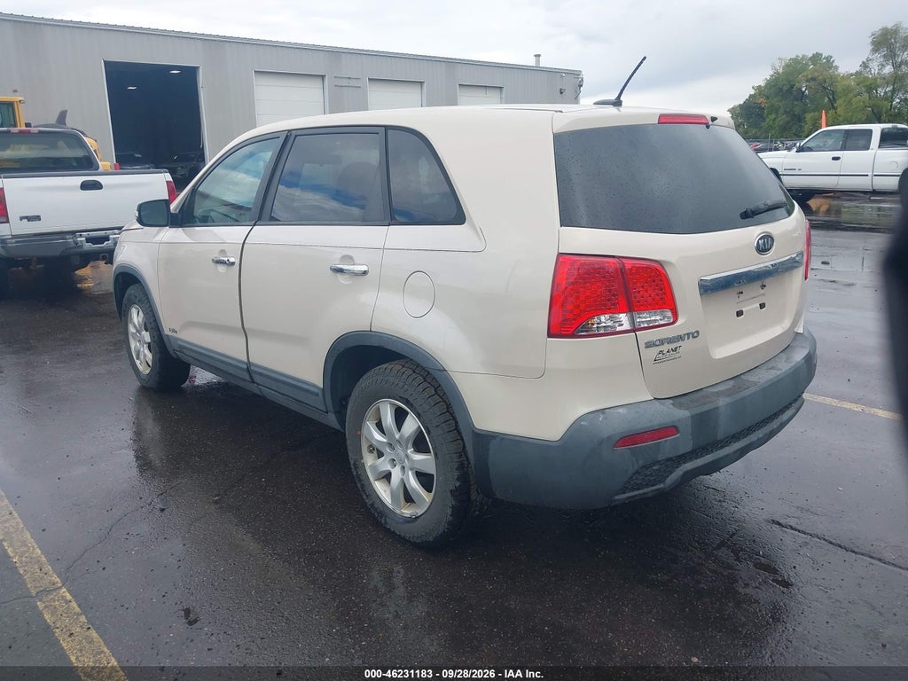 2011 Kia Sorento LX photo 3