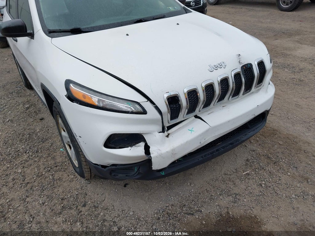 2016 Jeep Cherokee Sport photo 6