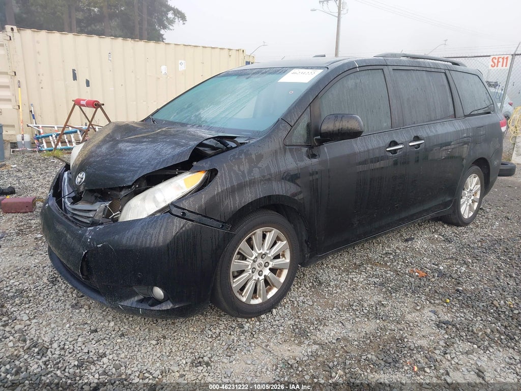 2012 Toyota Sienna Limited 7 Passenger photo 2