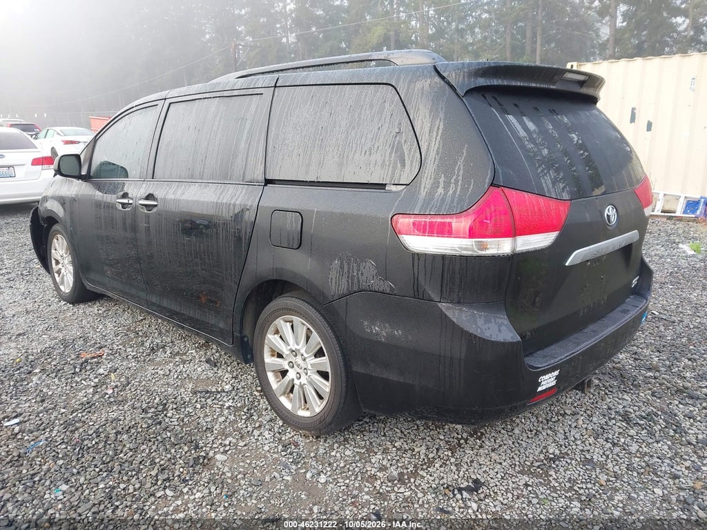 2012 Toyota Sienna Limited 7 Passenger photo 3