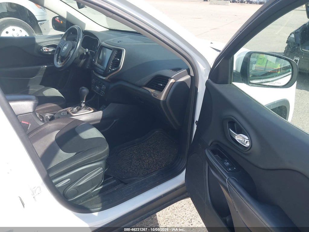 2014 Jeep Cherokee Latitude photo 5