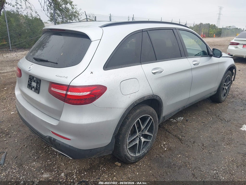 2018 Mercedes-Benz GLC 300 4MATIC photo 4