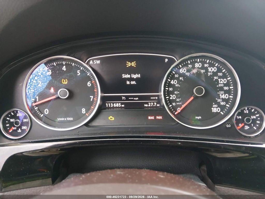 2014 Volkswagen Touareg 3.6L Sport photo 7